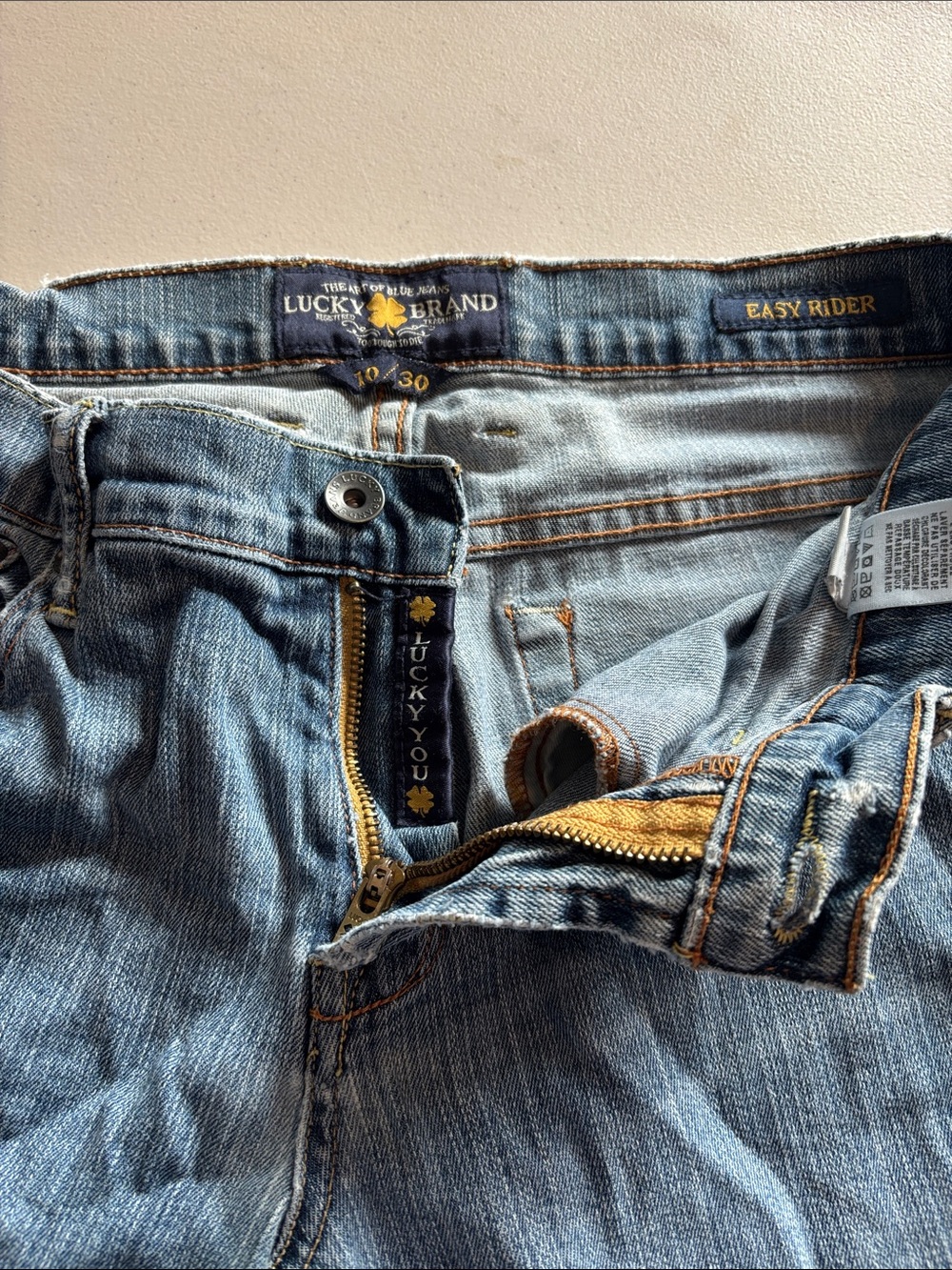 Lucky Brand Light Wash Men’s Relaxed Jeans